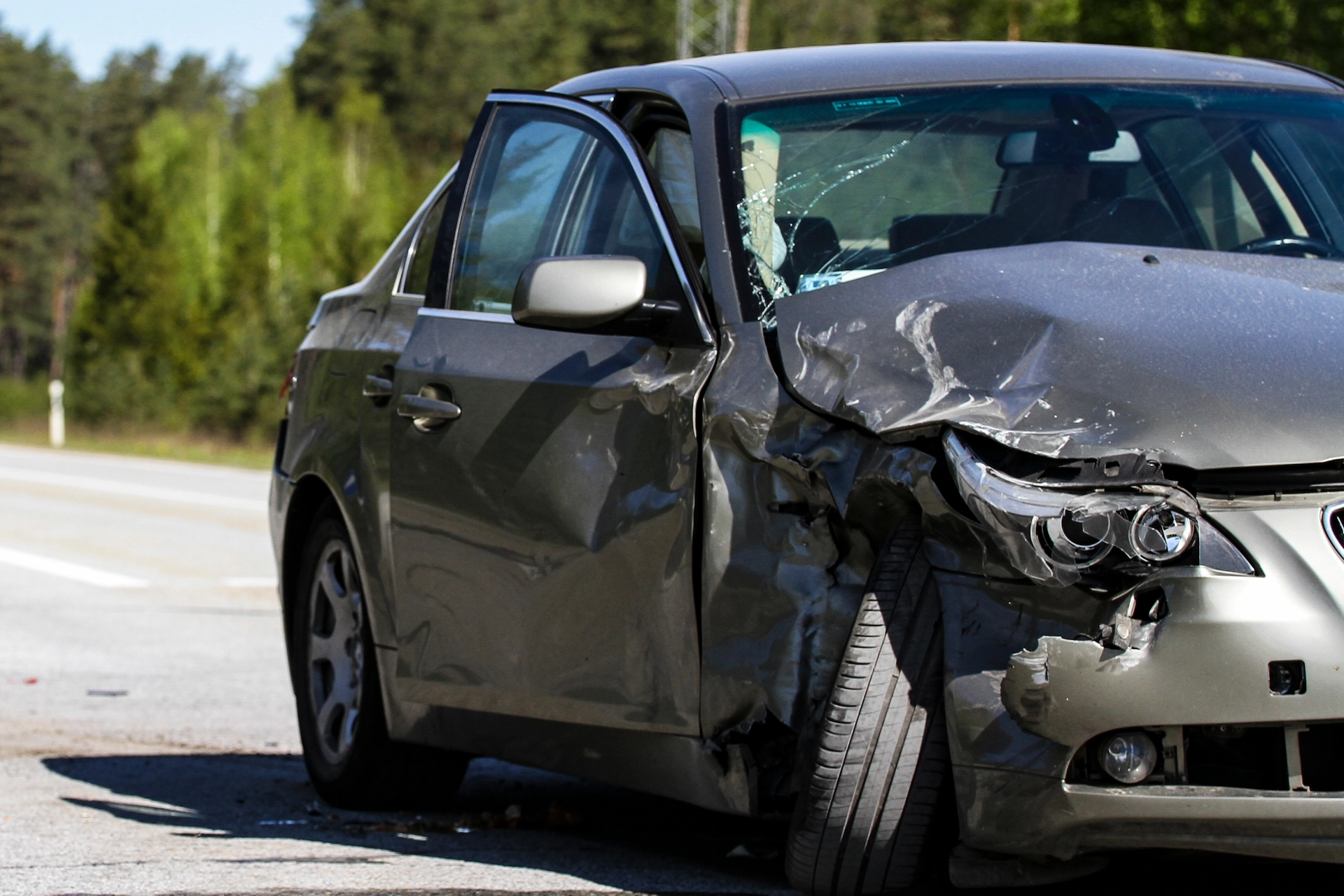 Quanto custa bater um carro? Veja os valores reais